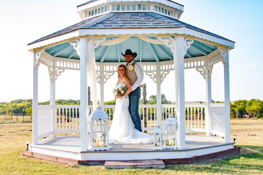 264 Hcr 3136 N, Bynum, TX for sale - Primary Photo - Image 1 of 1