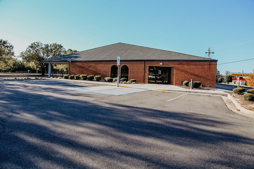 1715 US 1 Hwy S, Southern Pines, NC for sale - Primary Photo - Image 1 of 1