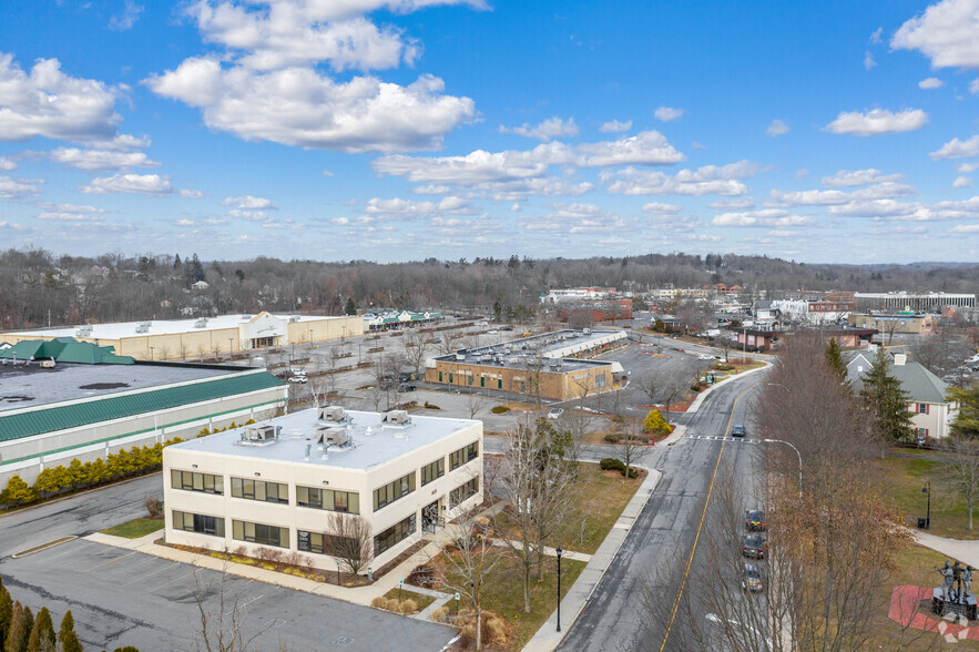 1825 Commerce St, Yorktown Heights, NY for lease - Aerial - Image 2 of 4