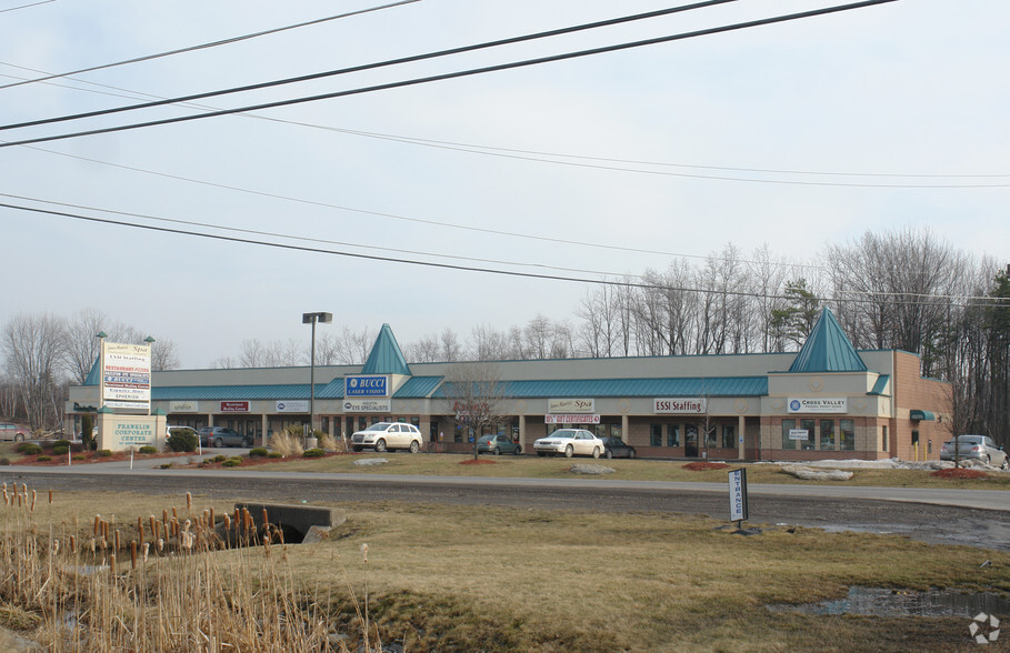 147 Airport Rd, Hazleton, PA for lease - Primary Photo - Image 1 of 4