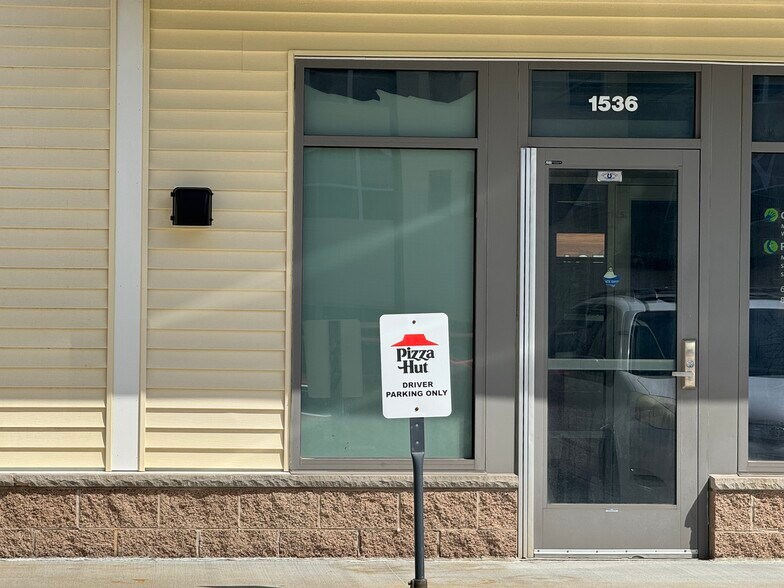 1550 Larpenteur Ave W, Falcon Heights, MN for lease - Building Photo - Image 2 of 4