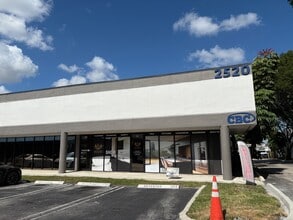 2570-2580 N Powerline Rd, Pompano Beach, FL for lease Building Photo- Image 1 of 13
