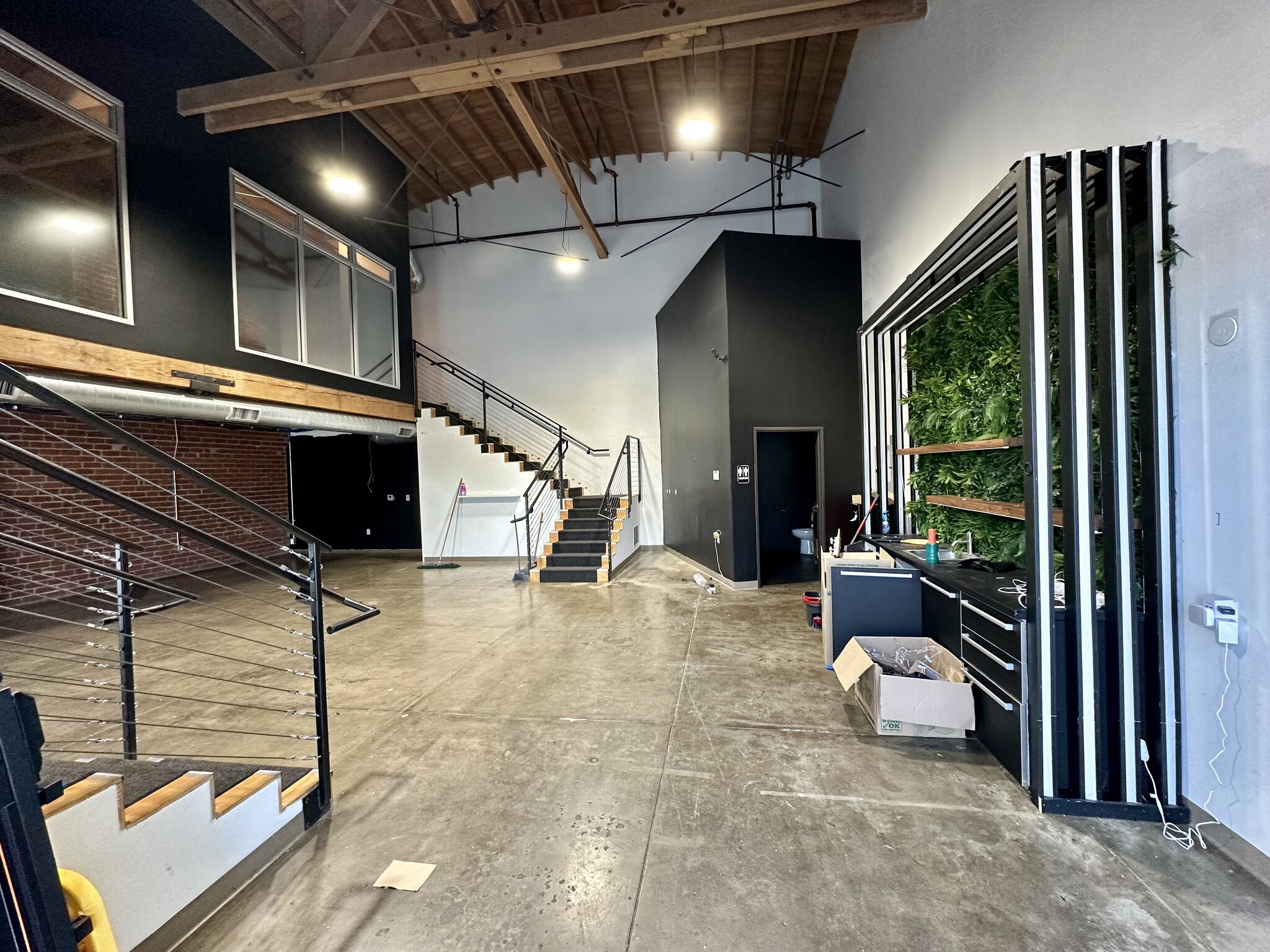 1800 S Brand Blvd, Glendale, CA for lease Interior Photo- Image 1 of 14