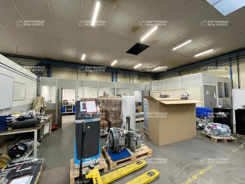 Flex in Aix-les-Bains for lease - Interior Photo - Image 3 of 20