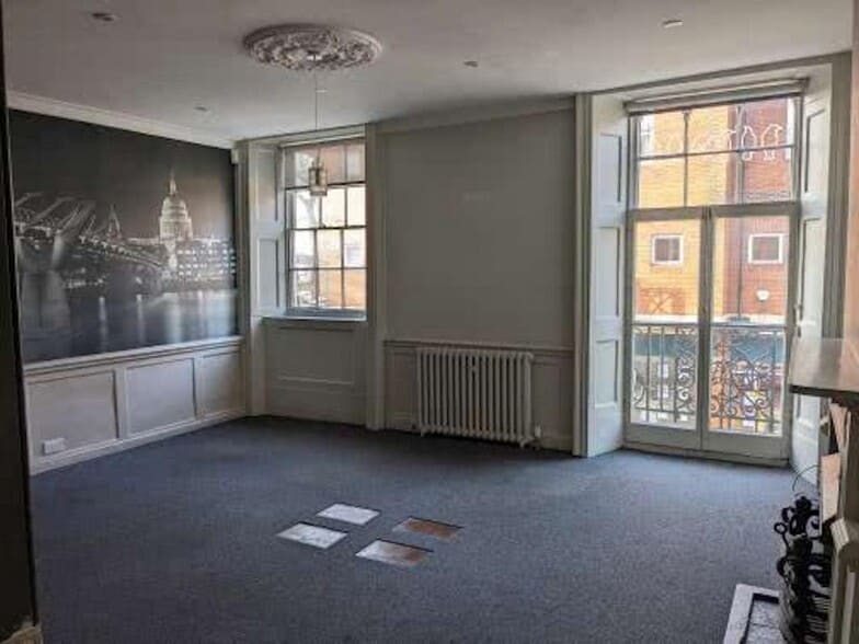 222 High St, Guildford for lease - Interior Photo - Image 3 of 4