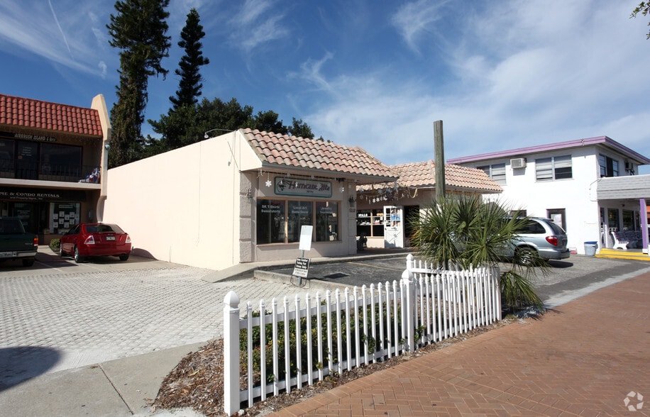 5212 OCEAN Blvd, Sarasota, FL for lease - Primary Photo - Image 1 of 4