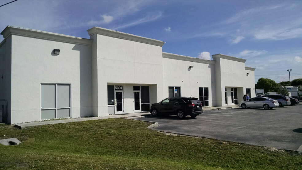 5301 Dr Martin Luther King Jr Blvd, Fort Myers, FL for sale - Building Photo - Image 1 of 1