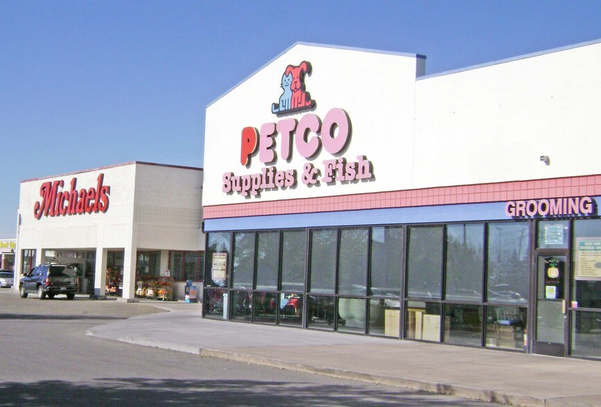 2345-2395 E 17th St, Idaho Falls, ID for sale - Building Photo - Image 1 of 1