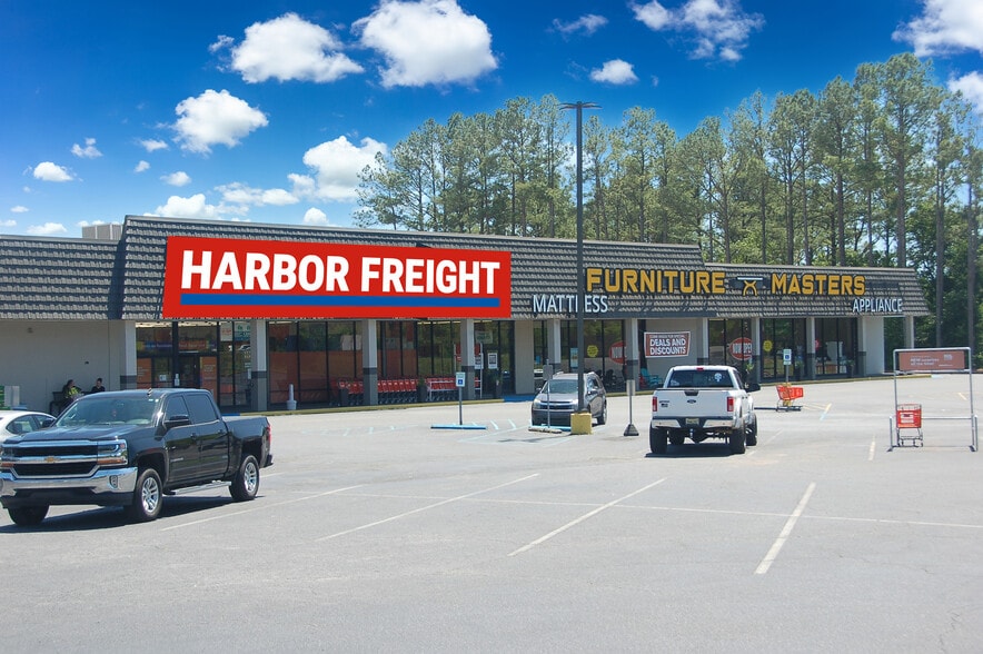 1301-1395 W Fort William St, Sylacauga, AL for sale - Building Photo - Image 2 of 8