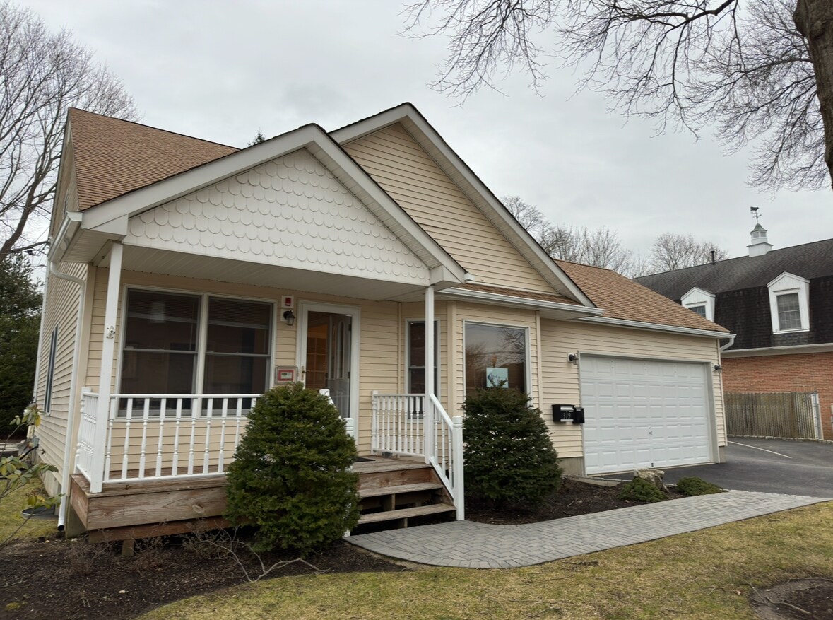 319 1st Ave, Saint James, NY for sale Primary Photo- Image 1 of 1