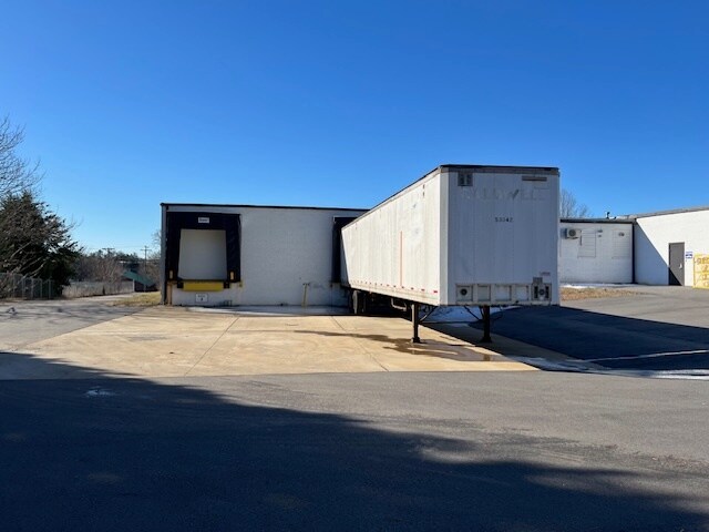 1243 E Garner Bagnal Blvd, Statesville, NC for lease - Building Photo - Image 3 of 16