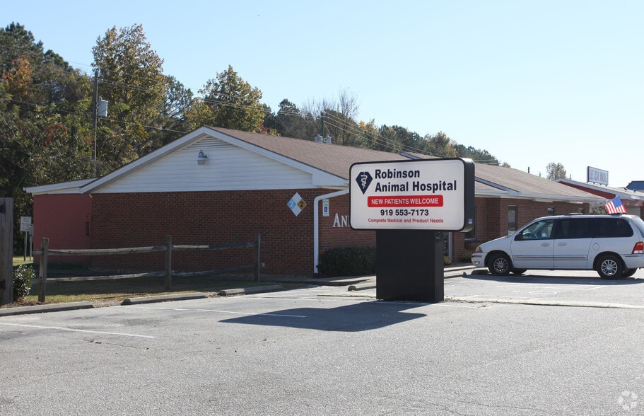 1002 E Main St, Clayton, NC for sale - Building Photo - Image 2 of 2