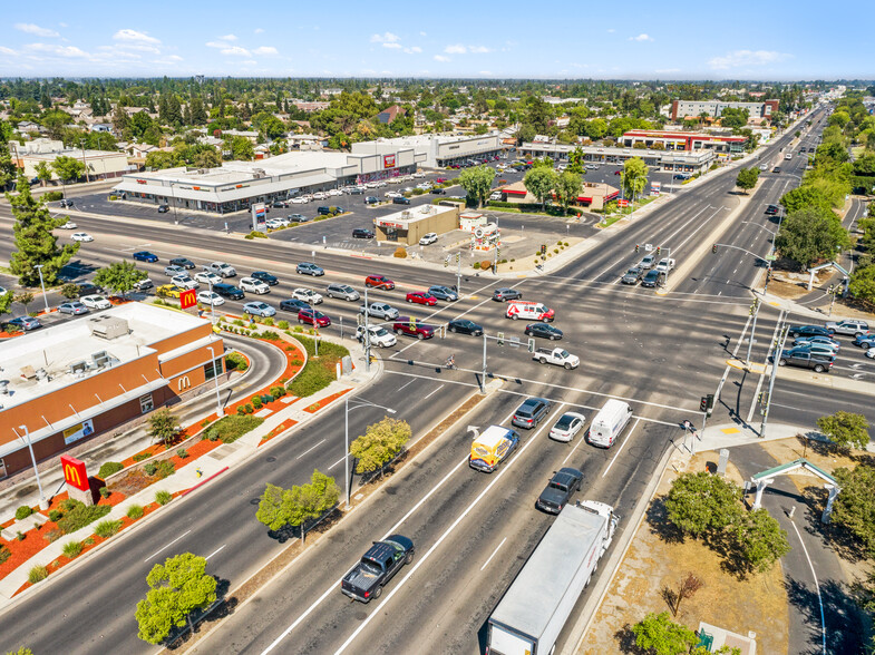 Bonanza Shopping Center portfolio of 4 properties for sale on LoopNet.com - Aerial - Image 3 of 5