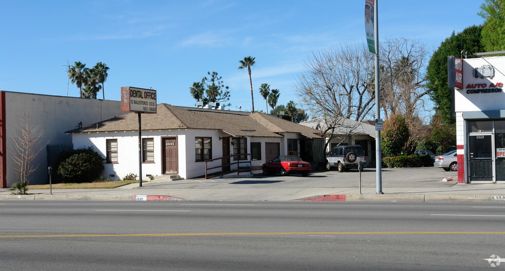 6945-6947 Van Nuys Blvd, Van Nuys, CA for lease - Primary Photo - Image 2 of 3