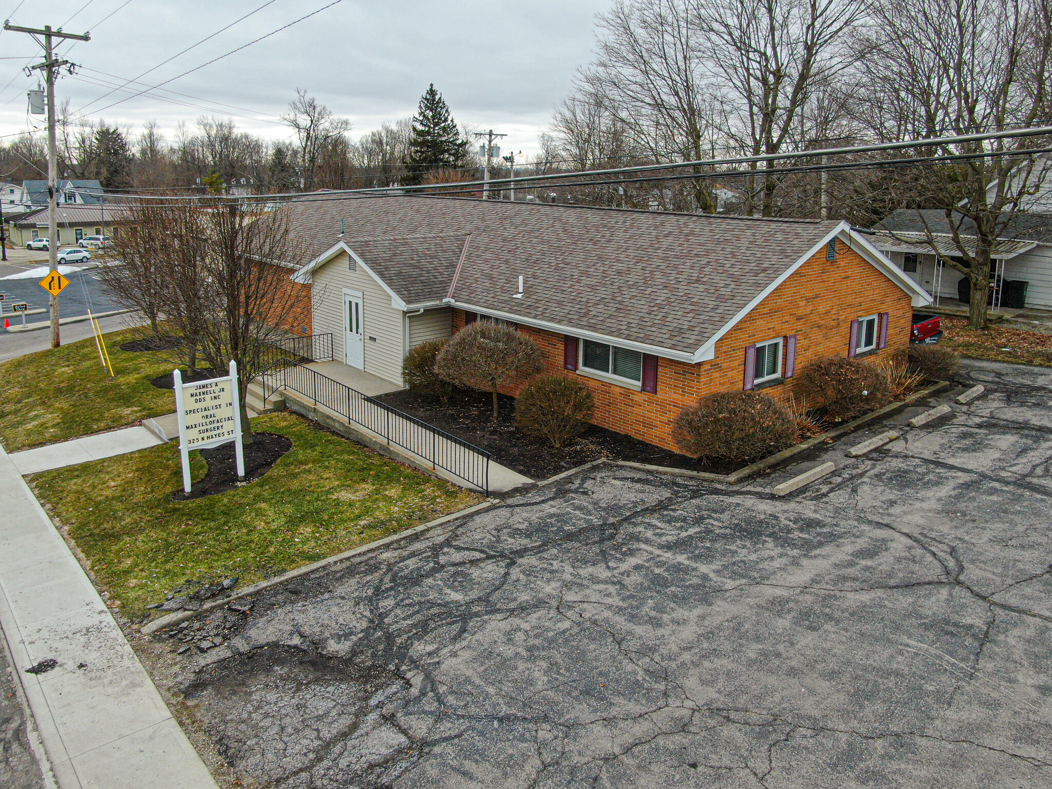 325 N Hayes St, Bellefontaine, OH for sale Primary Photo- Image 1 of 1