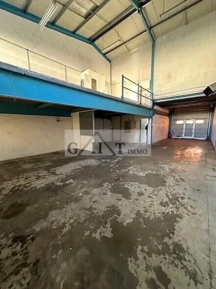 Industrial in Lisses for lease - Interior Photo - Image 1 of 8
