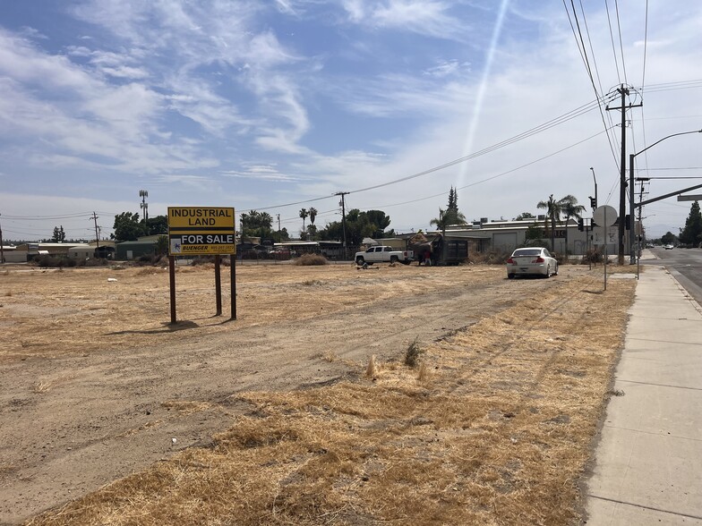 1660 E California Ave, Bakersfield, CA for sale - Building Photo - Image 2 of 5