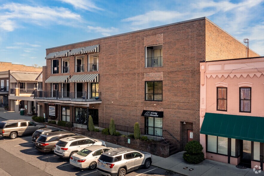 601 S Green St, Morganton, NC for lease - Building Photo - Image 1 of 10