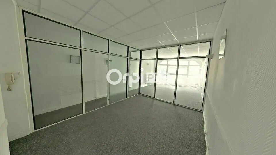 Office in Lille for sale Interior Photo- Image 1 of 5