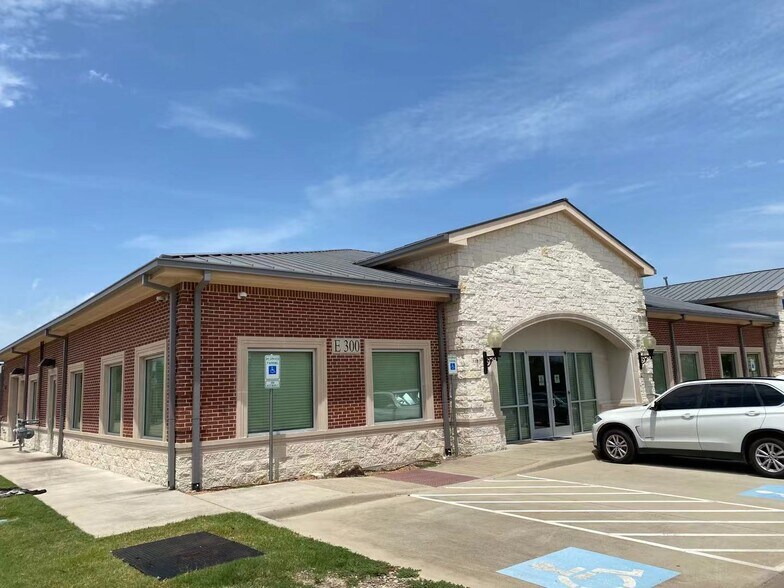 4108 W Spring Creek Pky, Plano, TX 75024