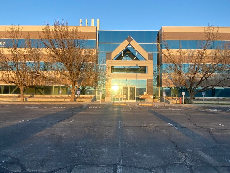 66 E Wadsworth Park Dr, Draper, UT for lease - Building Photo - Image 3 of 15