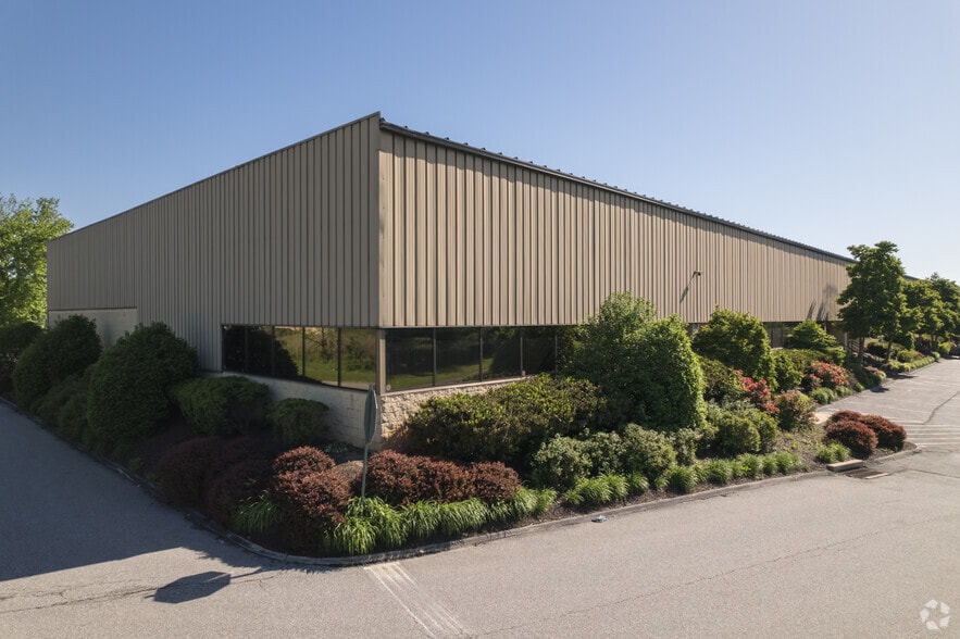 2540 Market St, Aston, PA for lease - Building Photo - Image 2 of 5