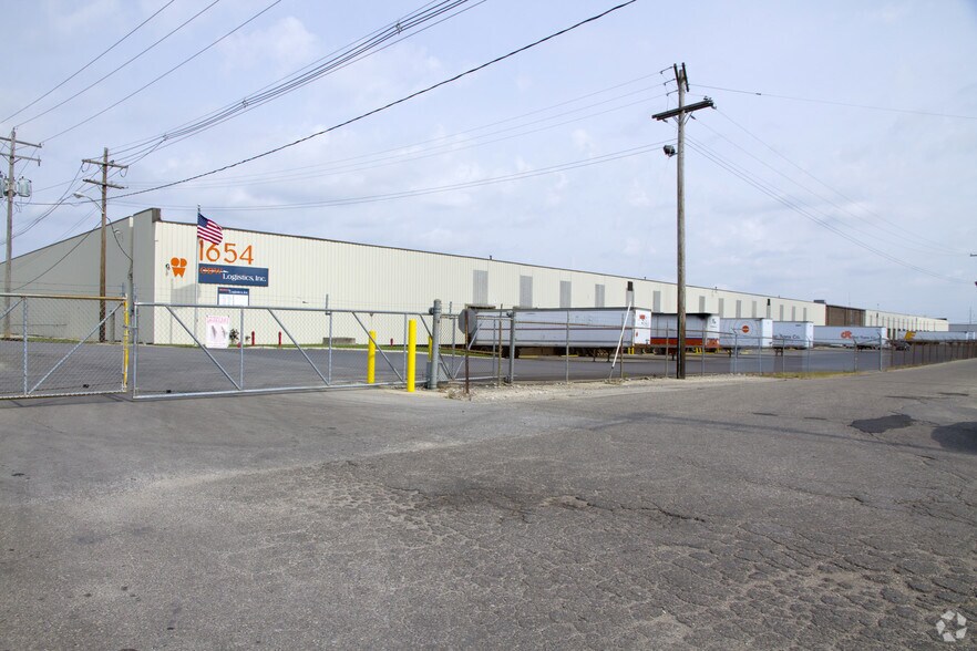 1580 Williams Rd, Columbus, OH for lease - Primary Photo - Image 1 of 10