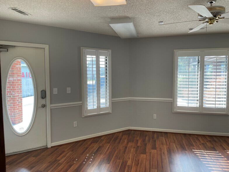 3844 Leeds Ave, North Charleston, SC for lease - Interior Photo - Image 2 of 12