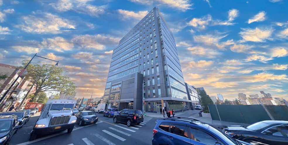 3808 Union St, Flushing, NY for lease - Building Photo - Image 2 of 9