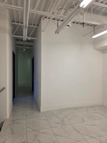 2337-2365 Rue Rue Guénette, Saint-Laurent, QC for sale - Building Photo - Image 2 of 10