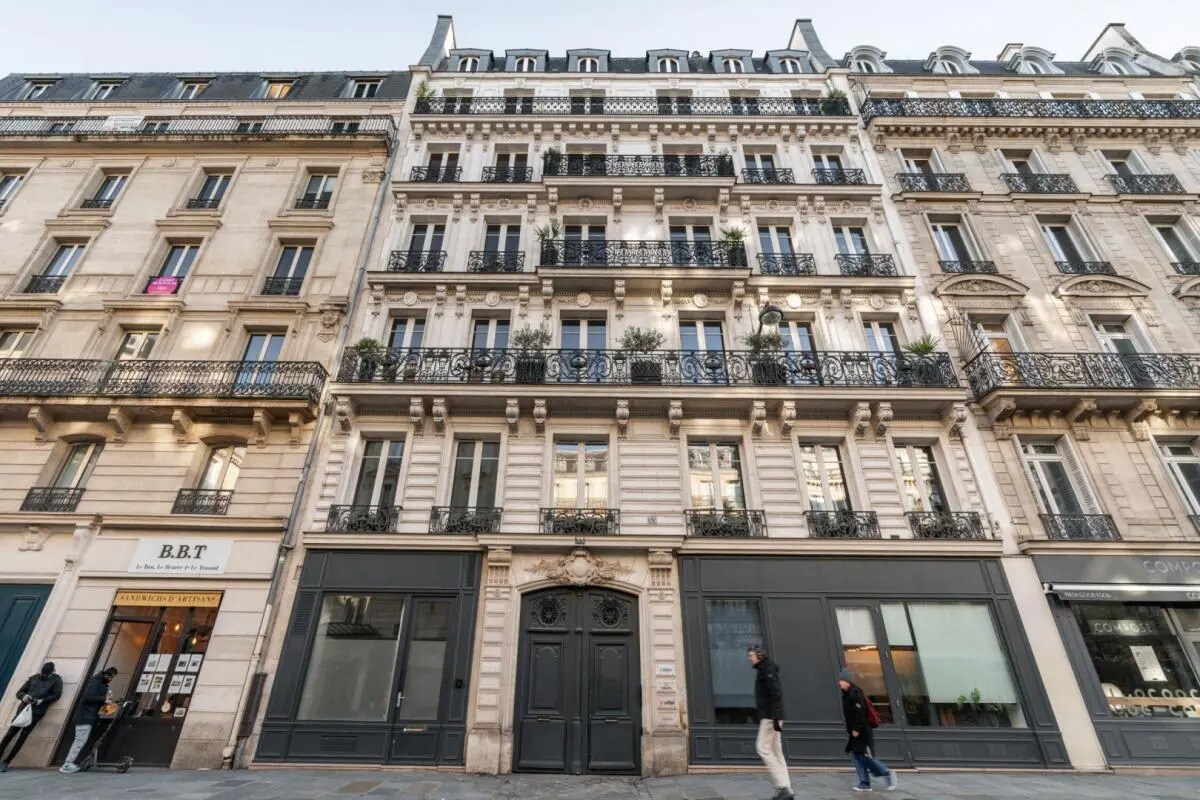 33 Rue De Châteaudun, Paris for lease Building Photo- Image 1 of 21