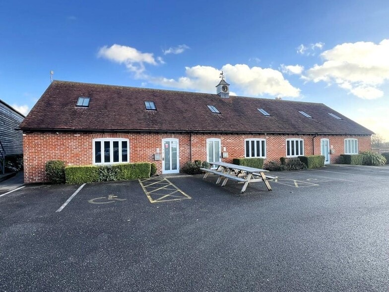 Felsted Business Centre, Felsted for lease - Building Photo - Image 2 of 18