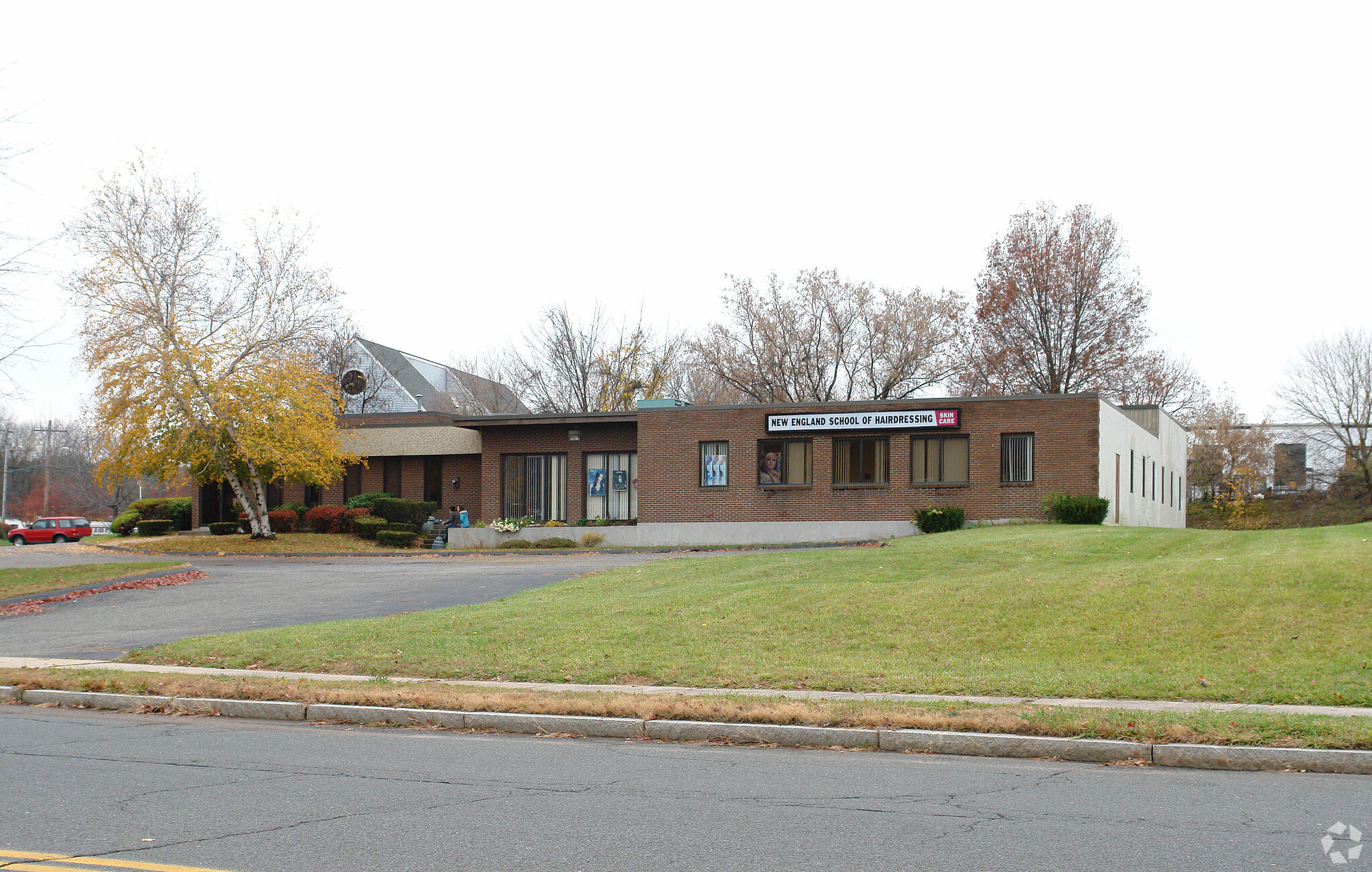 100 Shield St, West Hartford, CT for sale Primary Photo- Image 1 of 1