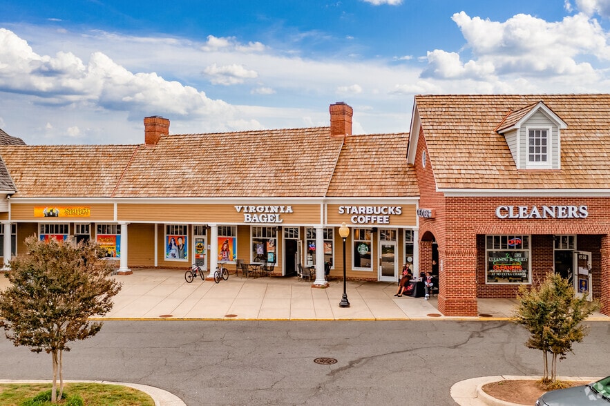 5600-5675 Stone Rd, Centreville, VA for lease - Building Photo - Image 2 of 7