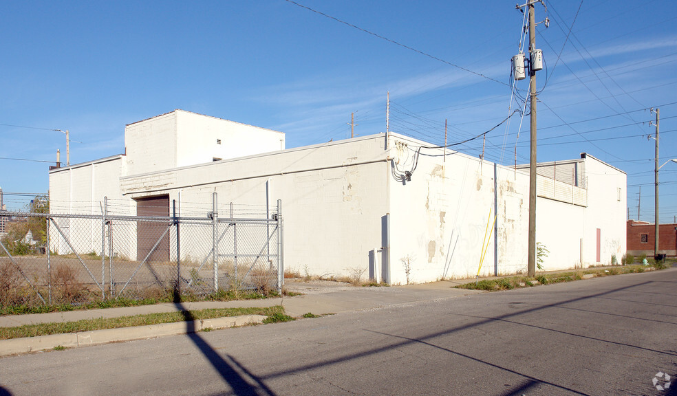 1417 Southeastern Ave, Indianapolis, IN for sale - Primary Photo - Image 1 of 1