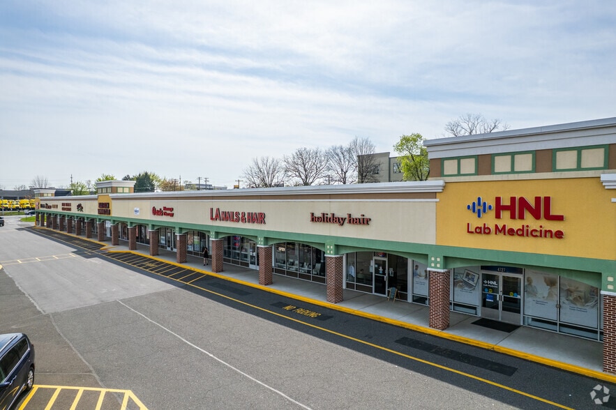 4701-4797 W Tilghman St, Allentown, PA for lease - Building Photo - Image 3 of 8