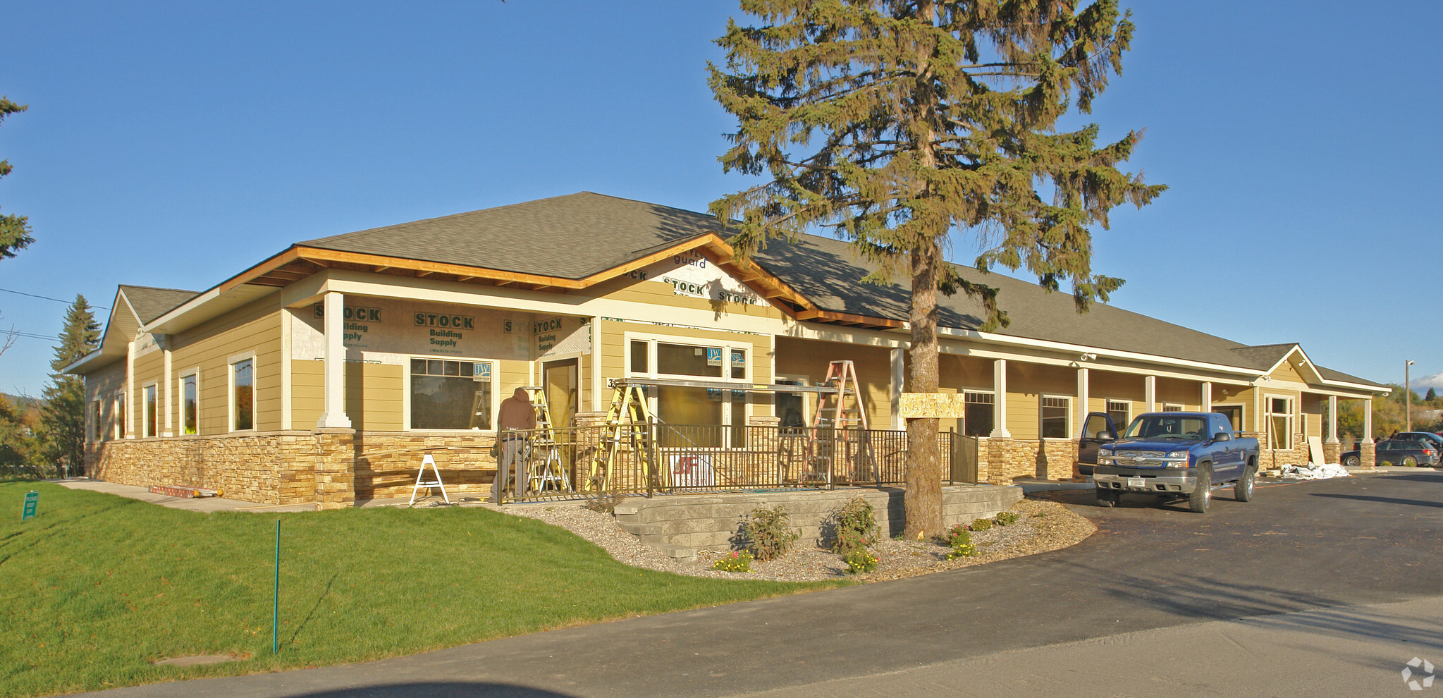 33 Three Mile Dr, Kalispell, MT for sale Primary Photo- Image 1 of 1