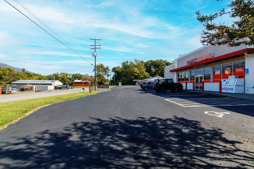 19026 Main St, Buchanan, VA for sale - Building Photo - Image 3 of 20