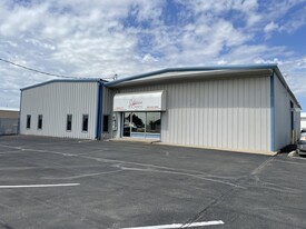 12,300 SF on 1.08 Acres in Amarillo, TX - Warehouse