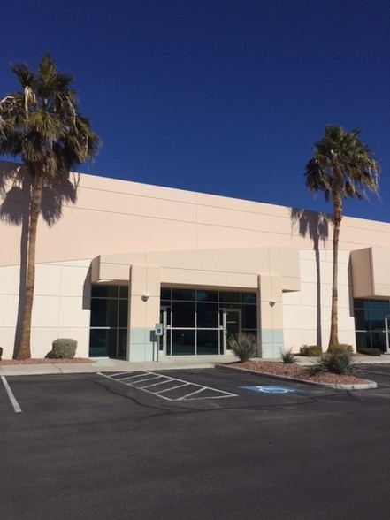 3068 E Sunset Rd, Las Vegas, NV for lease - Building Photo - Image 2 of 57