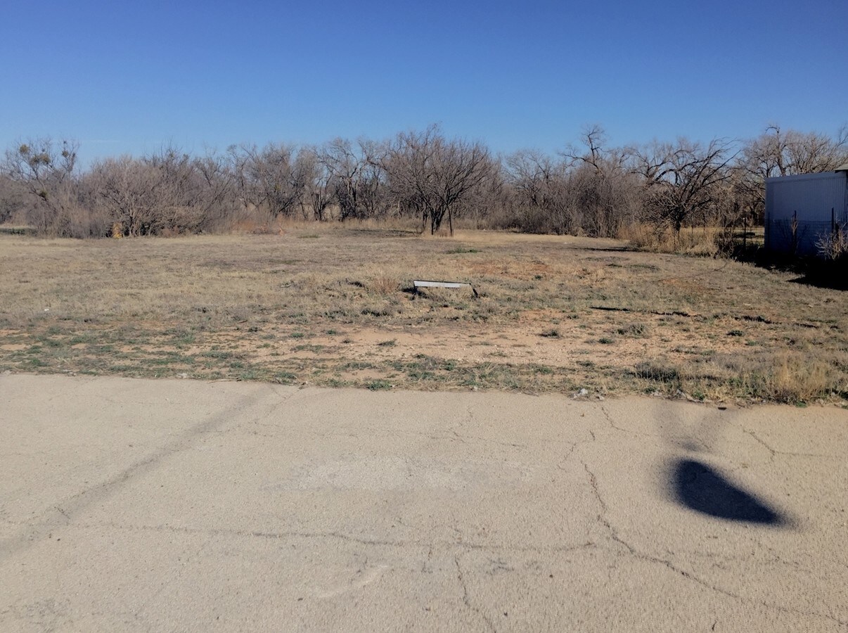 2811 W 25th St, Snyder, TX 79549