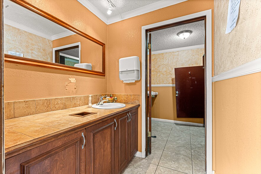 484 Emerald Rd, Ocala, FL for sale - Building Photo - Image 3 of 49