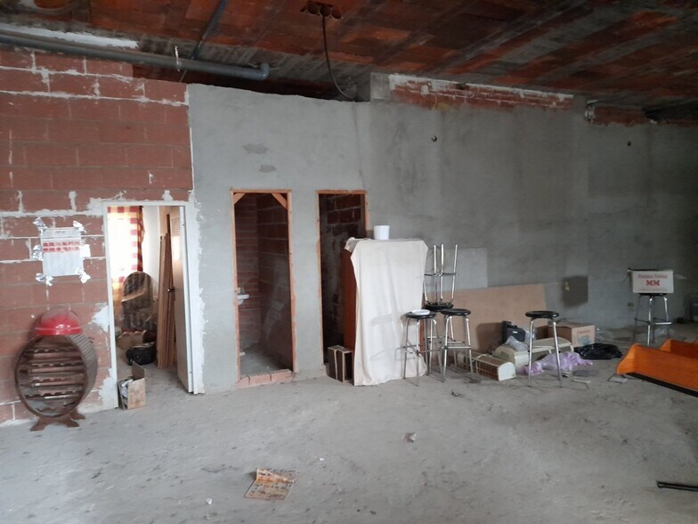 Retail in Cáceres for sale - Building Photo - Image 1 of 5