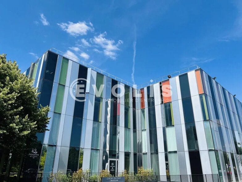 Office in Lieusaint for lease - Building Photo - Image 2 of 17