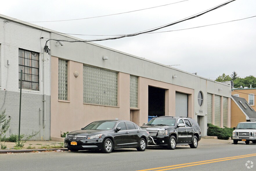 2016 130th St, College Point, NY for sale - Primary Photo - Image 1 of 1