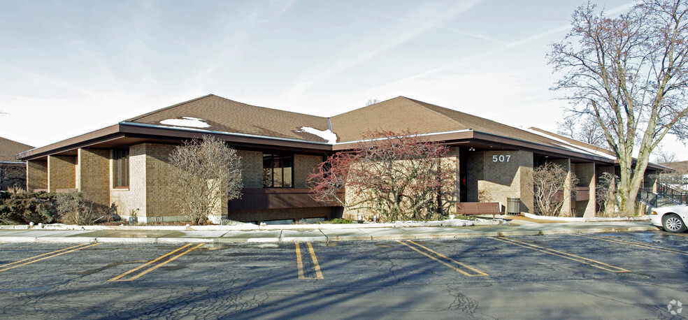 511-515 Thornhill Dr, Carol Stream, IL for lease - Building Photo - Image 3 of 53