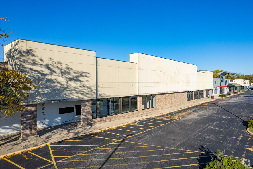 138 S Orchard Dr, Park Forest, IL for lease - Primary Photo - Image 1 of 4