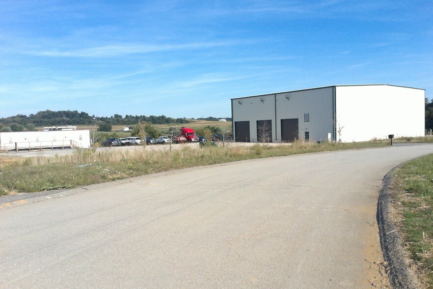 1401 Pontiac Ct, Export, PA 15632