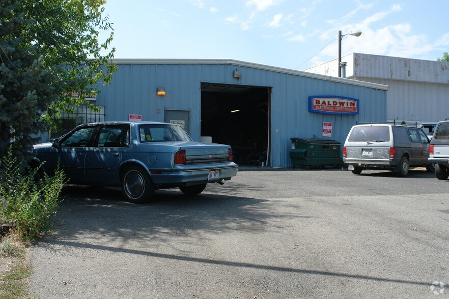 2943 N Lee St, Spokane, WA for lease - Building Photo - Image 2 of 6