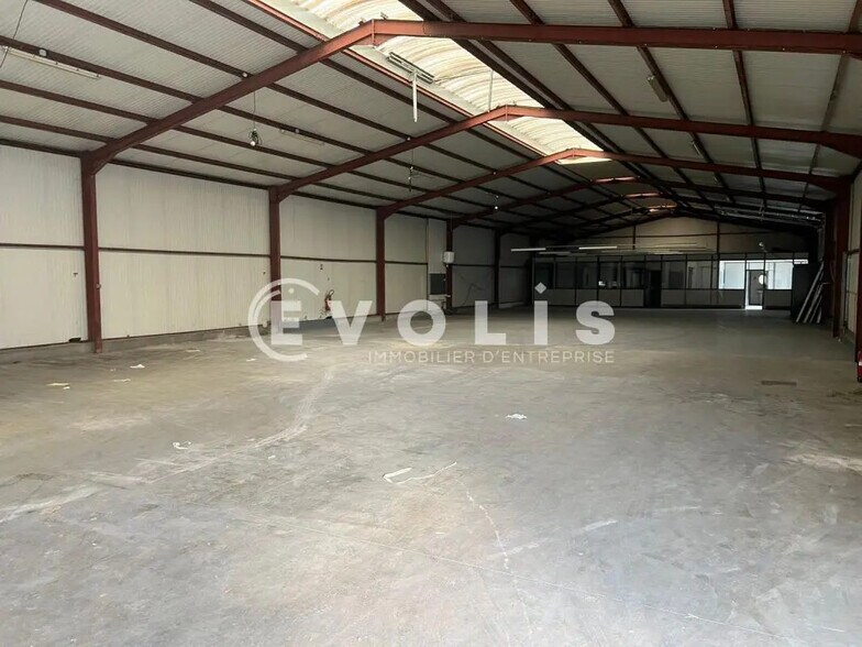 Office in Vénissieux for lease - Interior Photo - Image 2 of 15